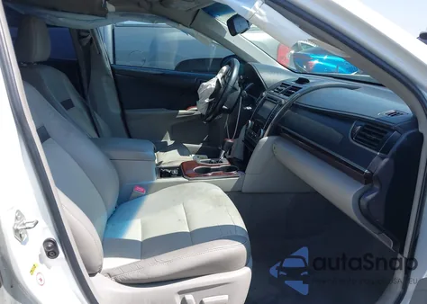 2014 Toyota Camry Xle z USA, uszkodzony, nr VIN 4T4BF1FK2ER344825